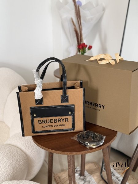 حقيبة بيربري حجم كبير شامل بوكس وقشط طويل