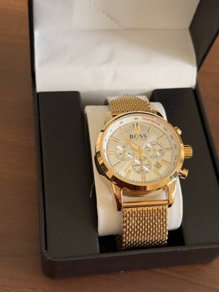 ساعة Boss  رجالي ذهبي ارضية ابيض شامل علبة