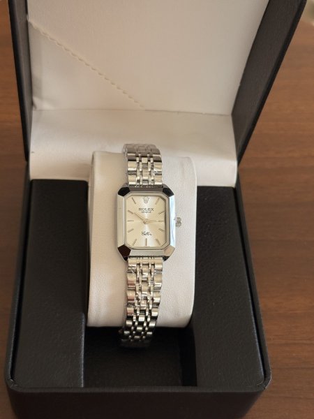 ساعة روليكس شكل مستطيل فضي ماستر كواليتي شامل علبة