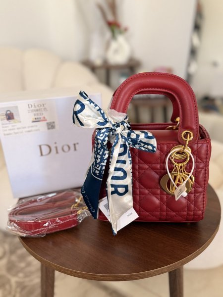 حقيبة ديور مع علبة وحزام قاعدة 18سم