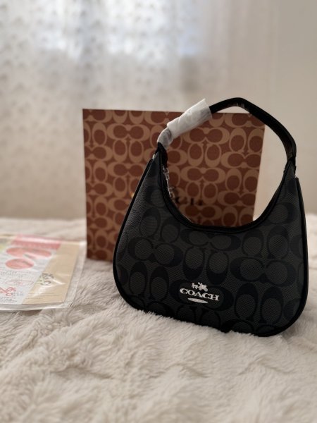 حقيبة كوتش مع مقبض يد وستراب كروس طويل قاعدة 20 سم مع علبة