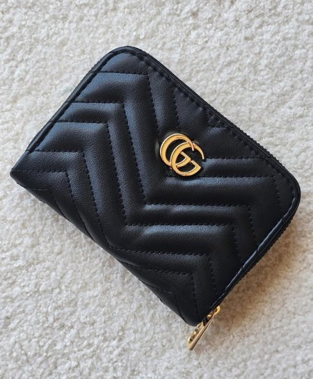 جزدان Gucci سادة مع علبة
