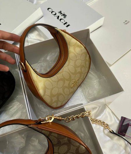 حقيبة كوتش مع مقبض يد وستراب كروس طويل قاعدة 20 سم مع علبة