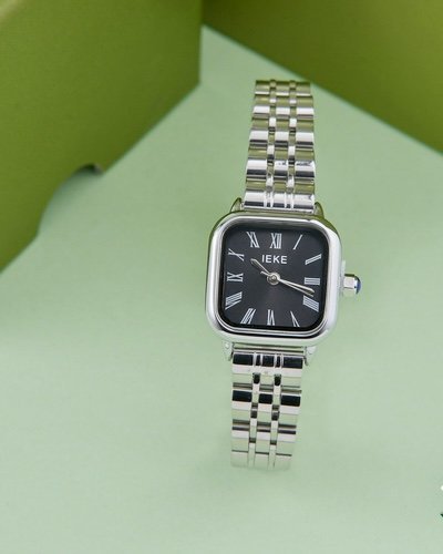 ساعة IEkE فضي اسود مربع مع علبة وكيس الماركة